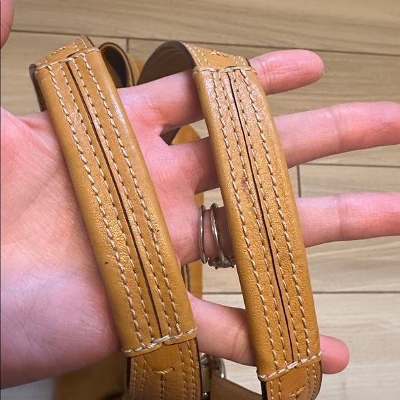 Coach Soho Pleated Buckle Leather Camel shoulder bag - Picture 11 of 13